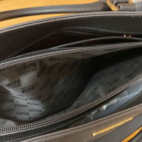 New Michael Kors Black Colgate Tote Crossbody Tote Bag NWOT - Picture 7 of 7
